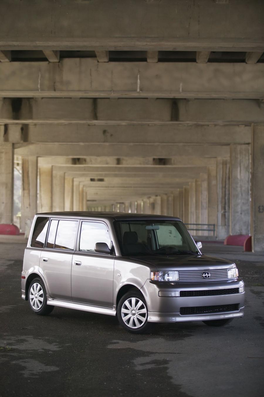  Scion xB 2003 года  (фото 35 из 42)
